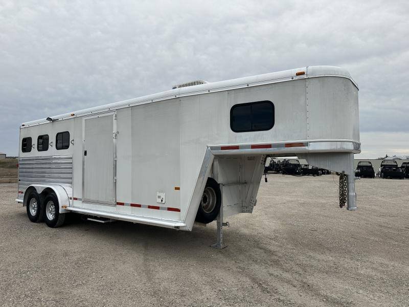 2004 Hart Trailers 3H GN Weekender Horse Trailer - Image 4