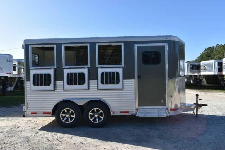 2018 Lakota 83HBPSL 3 Horse Trailer - Image 5