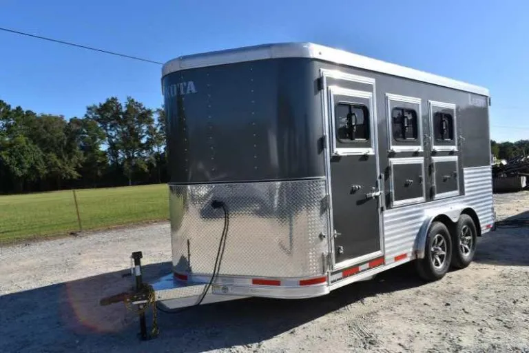 2018 Lakota 83HBPSL 3 Horse Trailer - Image 6