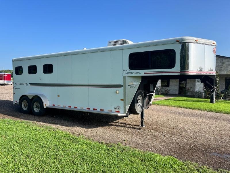2004 Sundowner 3 Horse Weekender Horse Trailer - Image 5