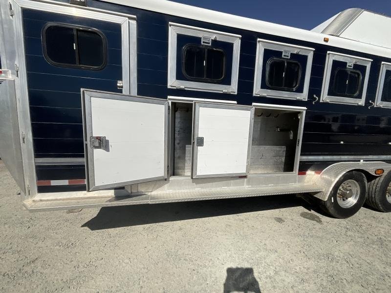 2005 Jamco 4 Horse Gooseneck Trailer - Image 24
