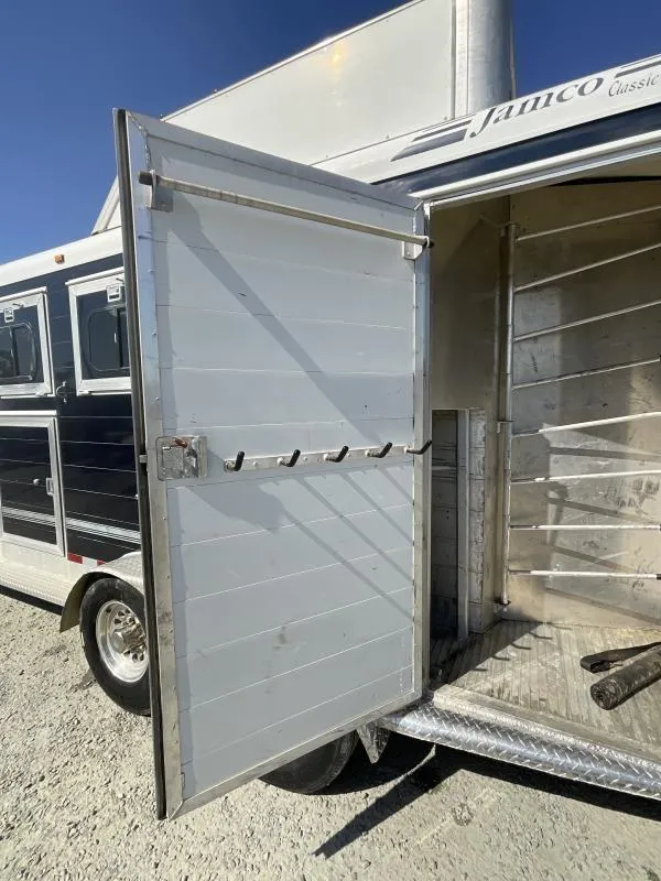 2005 Jamco 4 Horse Gooseneck Trailer - Image 21