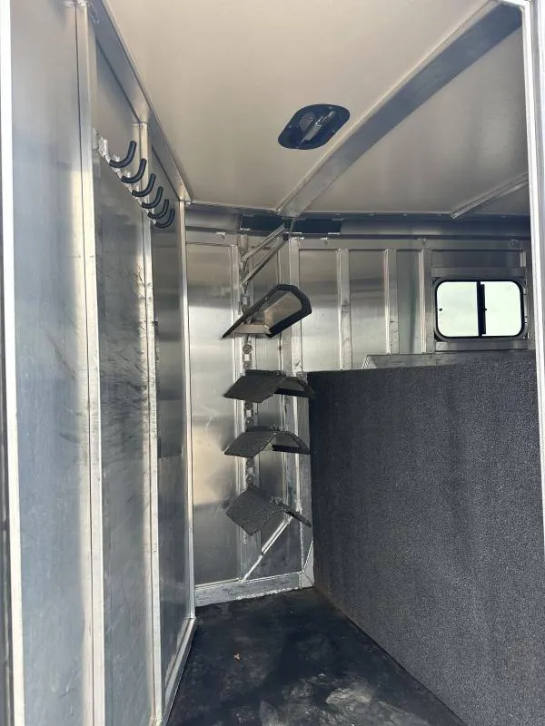 2004 Hart Trailers 3H GN Weekender Horse Trailer - Image 6