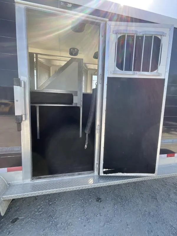 2005 Jamco 4 Horse Gooseneck Trailer - Image 6