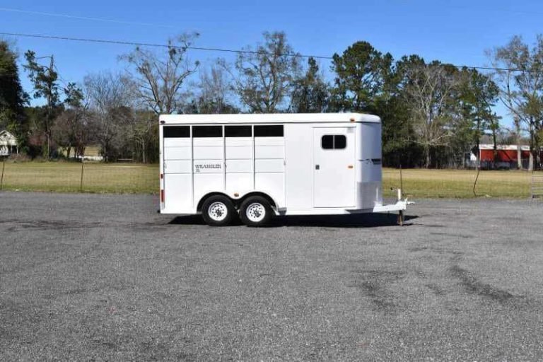 2002 Logan Coach 3HBP 3 Horse Trailer - Image 5