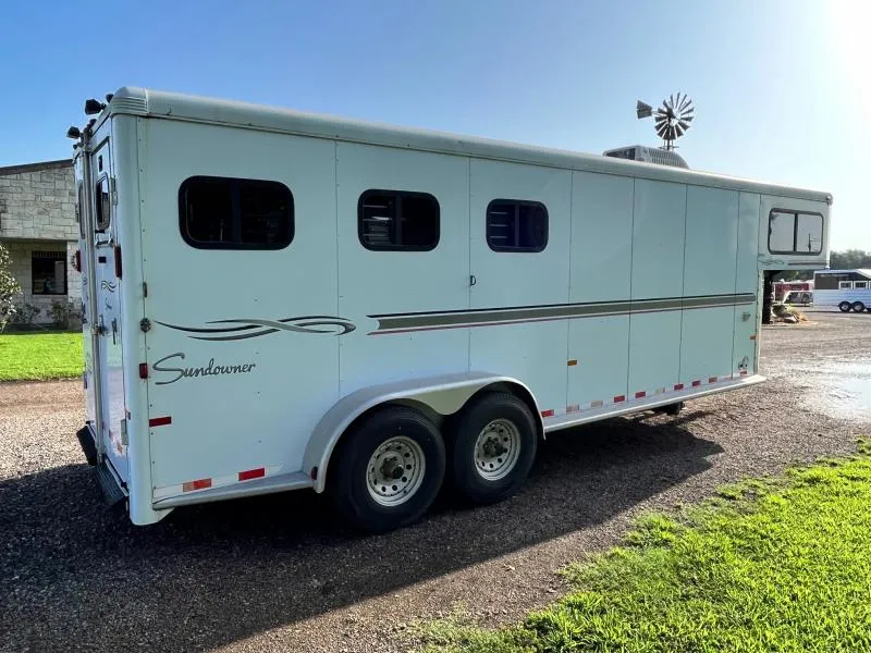 2004 Sundowner 3 Horse Weekender Horse Trailer - Image 14