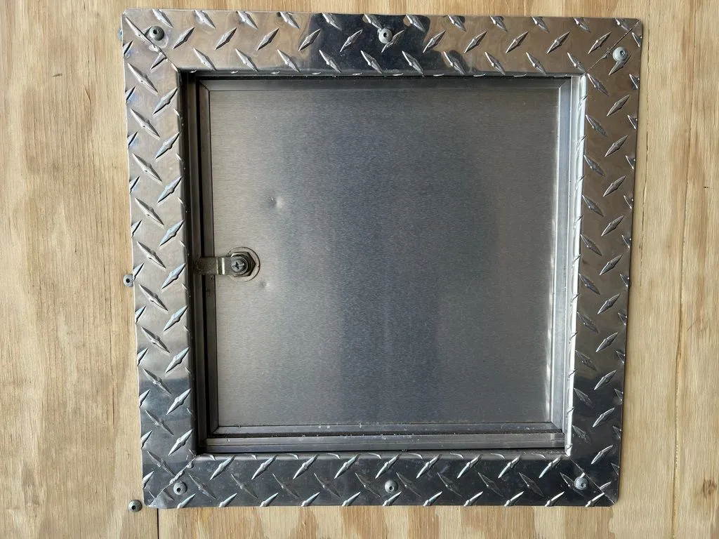 2008 Sno Pro 101×20 Aluminum 4-Place w/Interior Spare Mount, Mats & Guides - Image 8