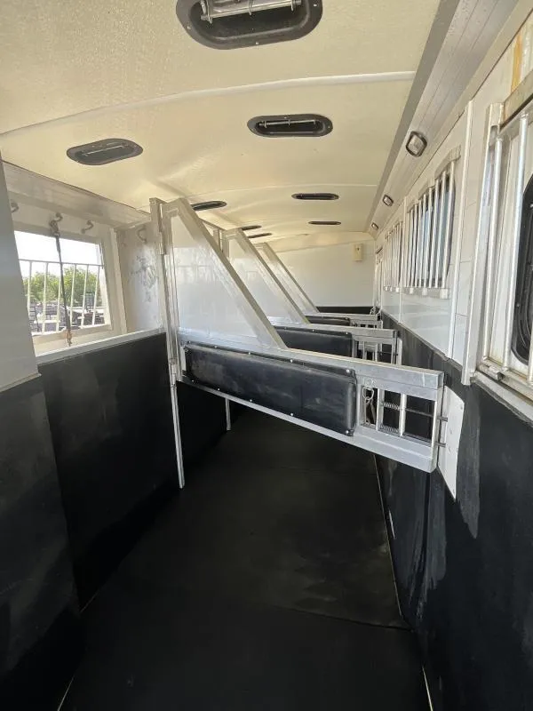 2005 Jamco 4 Horse Gooseneck Trailer - Image 15