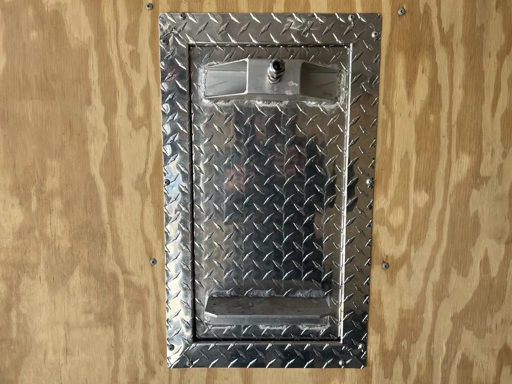 2008 Sno Pro 101×20 Aluminum 4-Place w/Interior Spare Mount, Mats & Guides - Image 9