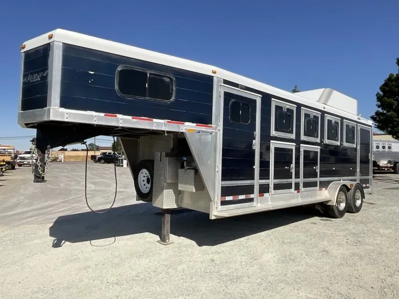 2005 Jamco 4 Horse Gooseneck Trailer - Image 35